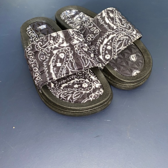 Slides - Picture 4 of 4